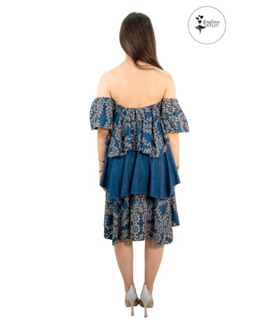 Abito di jeans con fantasia cucita a mano